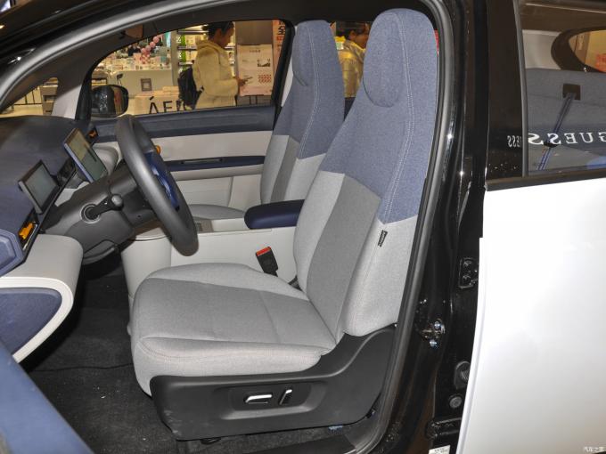 U2 porte 5 Seater 6.6kw Front Drive del veicolo elettrico 135km/H LHD 80/160Nm 5 3840×1742×1545mm 2